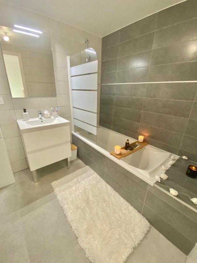 شقة Luxurious Flat At 5 Min By Walk To Monaco, Free Parking And Sea View بوزولي المظهر الخارجي الصورة